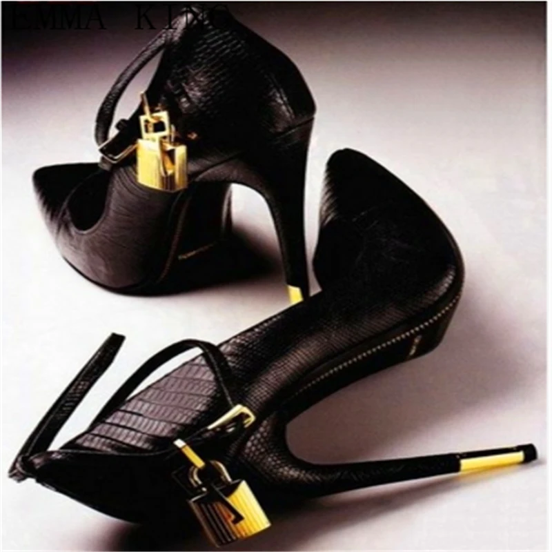 

New Pumps Women Fashion Sexy Shoes Thin Heels Snakeskin Print Metal Pendant Shallow Ladies High Heels Zapatos De Mujer 2019