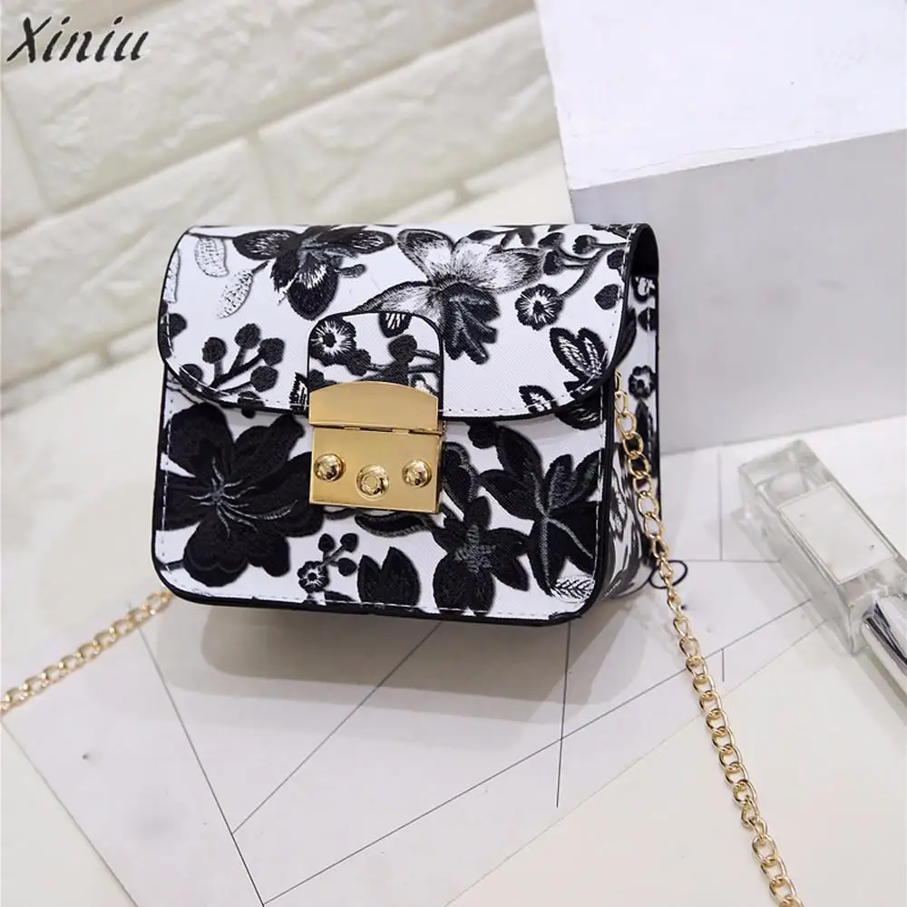 

Ethnic style Women Messenger Bags unqiue Embroidery Bag Vintage Shoulder Messenger Bags lady girl Small Phone bags Bolsas