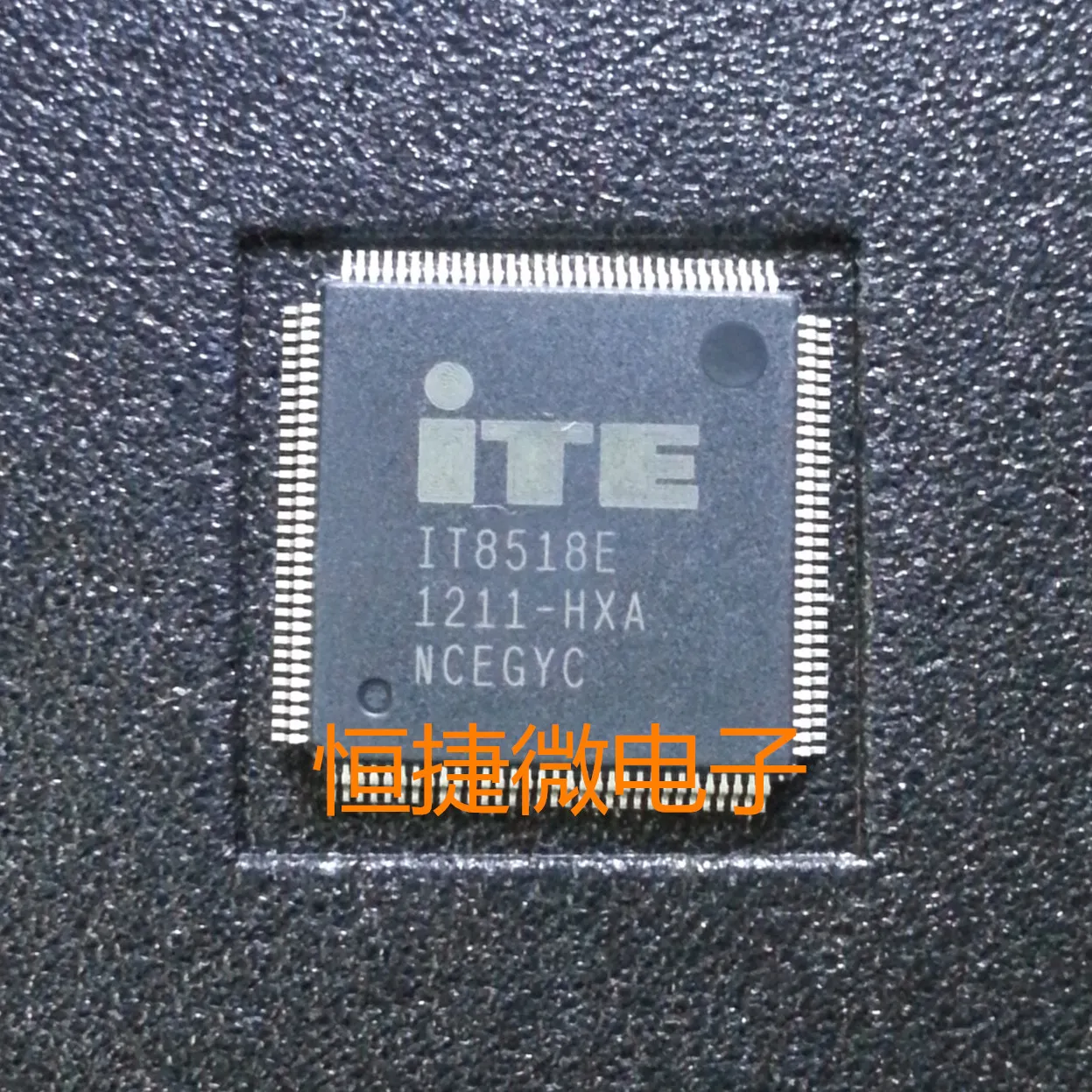 10 ШТ. Бесплатная доставка IT8518E IT8518E/HX ITE QFP128 НОВЫЙ |