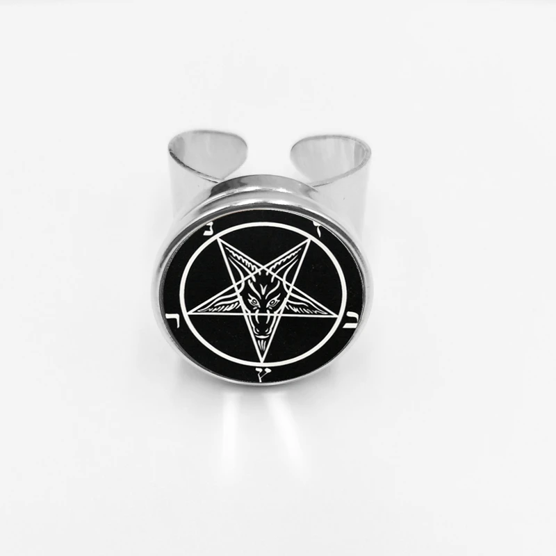 

2019 / New Baphomet Five-pointed Star Logo Glass Snap Ring Round Pattern Men and Women Open Ring
