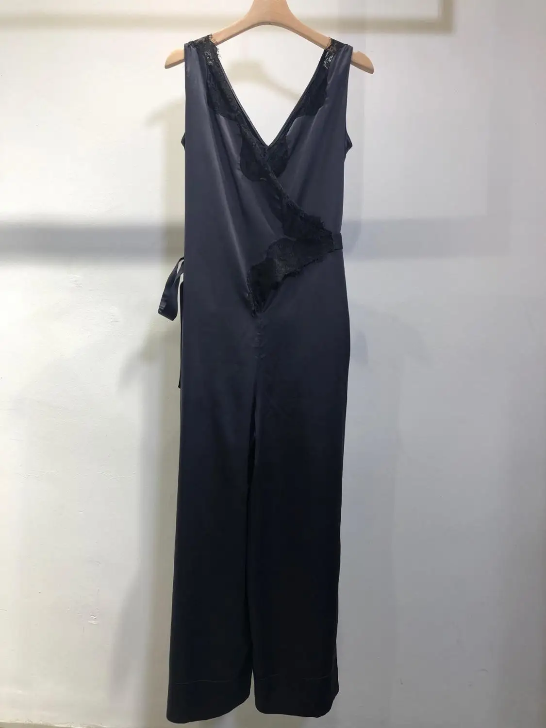 

2019 ladies fashion loose V-neck lace stitching jumpsuit 0612