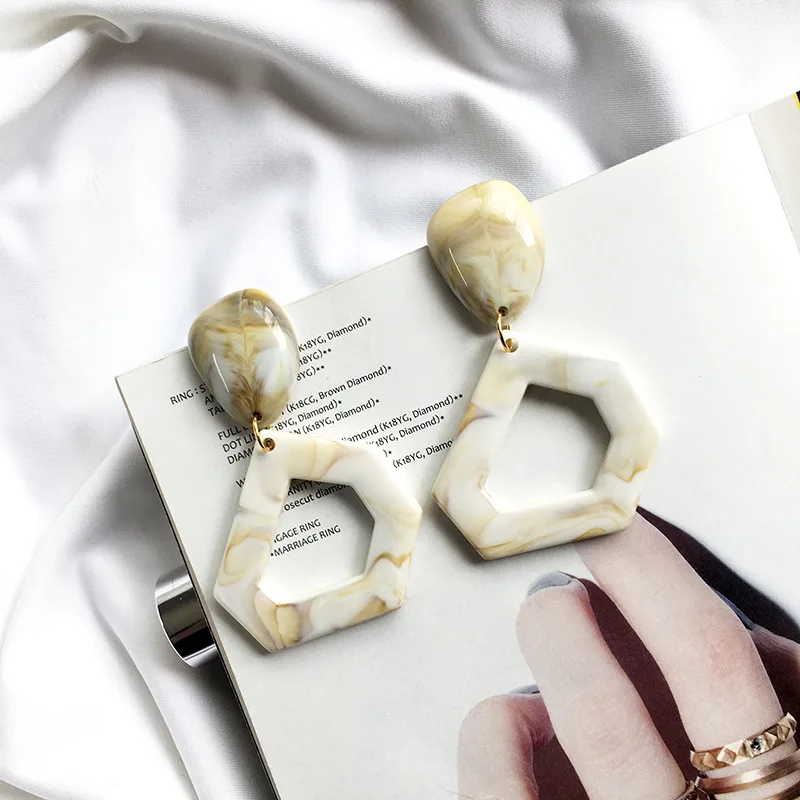

SUKI Simple Handmade Drop Earrings Acrylic Geometric White Shells Ink Marbling Pattern Earrings for Women Girl Gift Jewelry