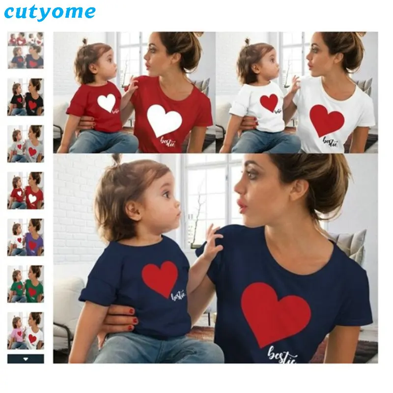 Коллекция года, Одинаковая одежда для семьи женский топ с короткими рукавами и принтом сердца для мамы и дочки, для маленьких мальчиков и девочек и сына, футболка с надписью «Love Me»