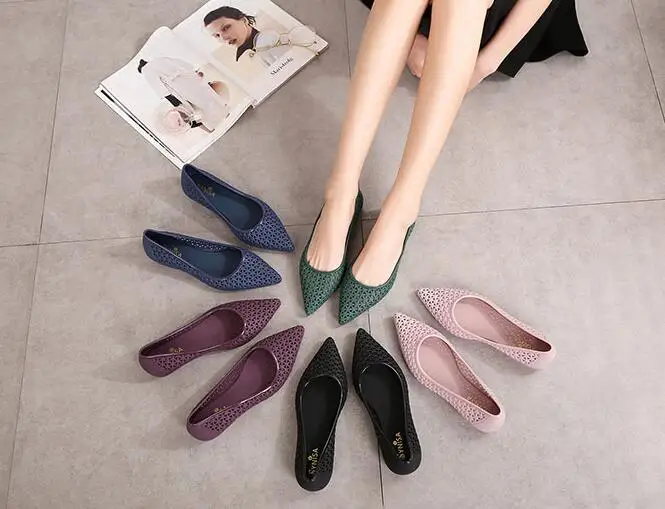 

New 2019 Summer Jelly Flats Women Beach Sand Soft Hollow Out Casual Sandals Flat Heel Pointy Toe Slip On For Female rainy 36-40