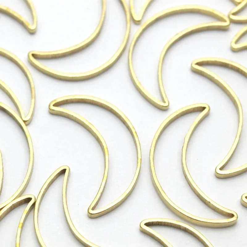 

.. 50pc.. Raw Brass Crescent Moon Rings .Charm,(16x10mm) Bs-1163