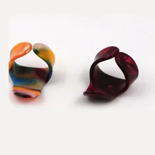 Hot Sell 2pcs/set Celluloid Guitar Finger Nail Picks Playing Plectrums Guitars Accessories