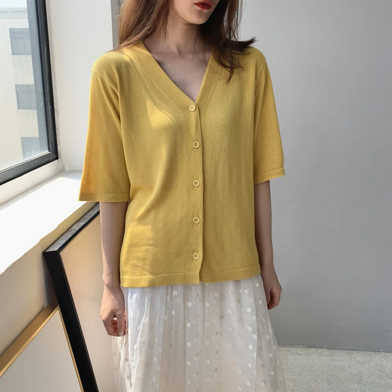 2019 New Fashion T shirt Woman Solid V-Neck Half Sleeve White T-shirt Spring summer Casual Loose Knitted top Female High Quality