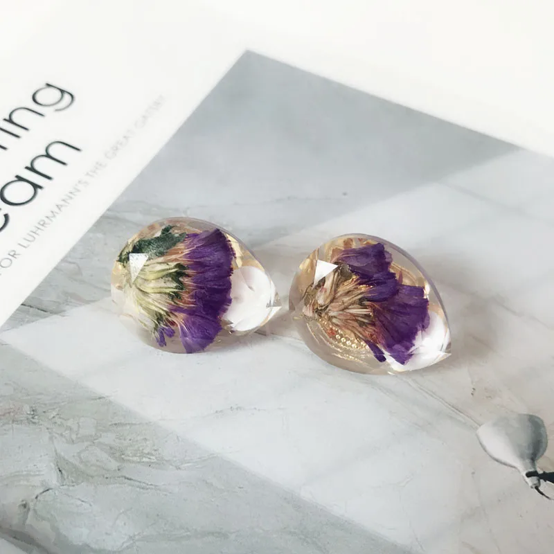 

Free Shipping Teardrop Resin Sweet Dried Flowers Yellow Purple Colors Elegant Clip Earring