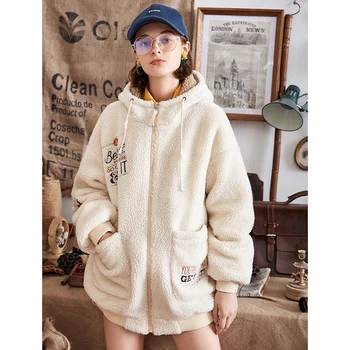 

ARTKA 2018 Autumn Winter New Women's Coat Fun Embroidered Contrast Color Stitching Fashion Lamb Fur Female Jacket 2018 WA10088D