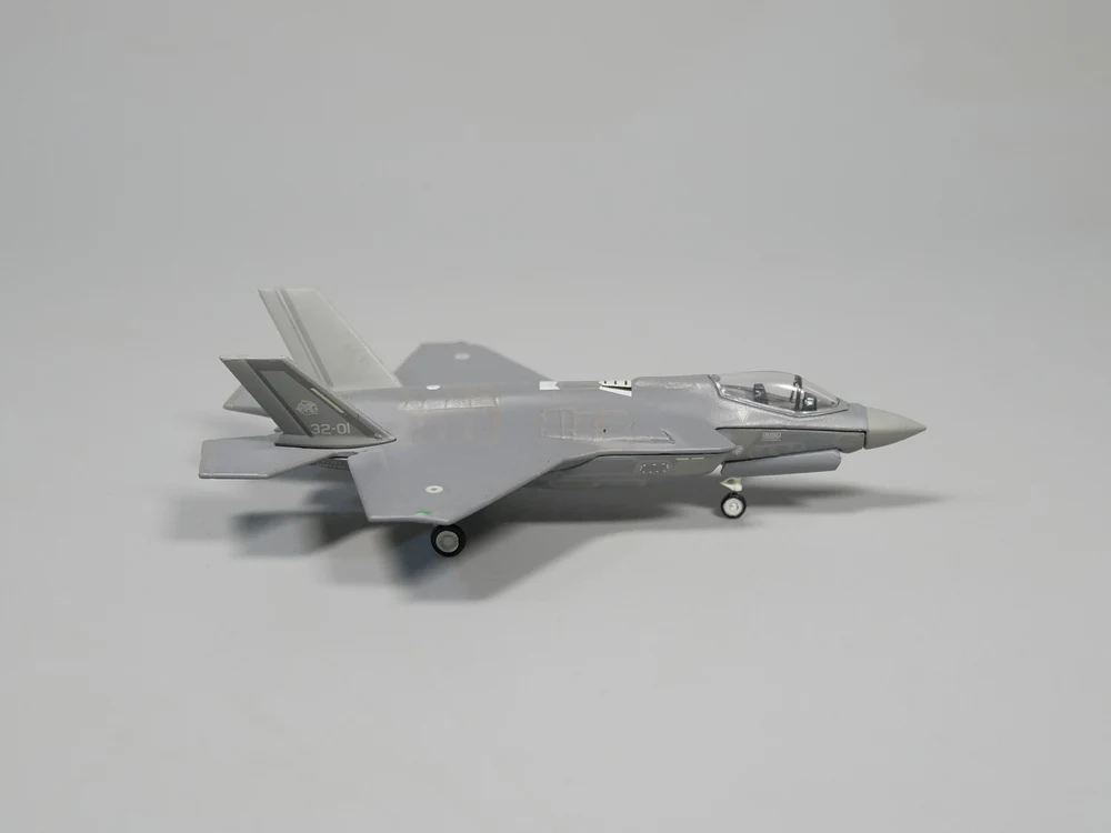 Herpa 1: 200 итальянская ВВС (AMI) Lockheed Martin F 35A Lightning II литьевая модель| |