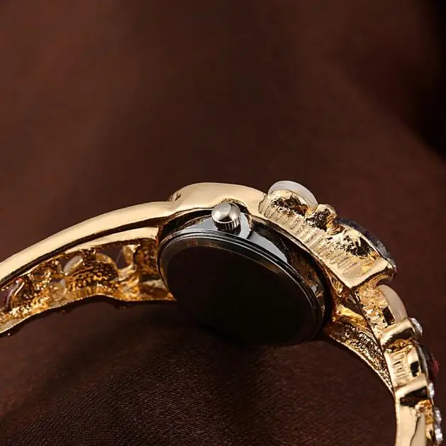 Новые модные повседневные женские часы имитация кварцевые роскошный браслет с цветами из кристаллов часы подарок Relogio Feminino# W
