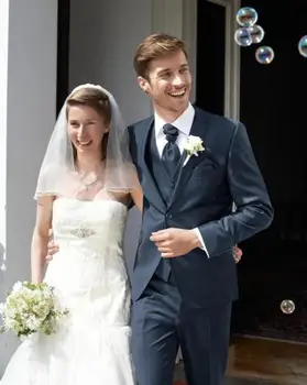 

Elegant Dark Grey Bridegroom Wedding Tuxedos Business Men Formal Meeting Wear Suits Best Man Tuxedos (Jacket+Pants+Vest+Tie)