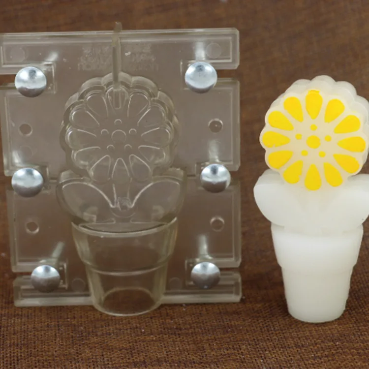 Diy Candle Mold / How to Make DIY Emergency Candles (Two Different Ways