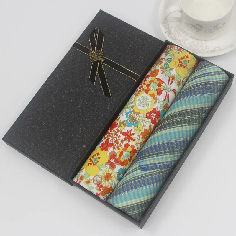 

Sell Designer Green Handkerchief Men Women Graduation Wedding Birthday Gift Pocket Square Luxury Box Packing Excellent Hanky
