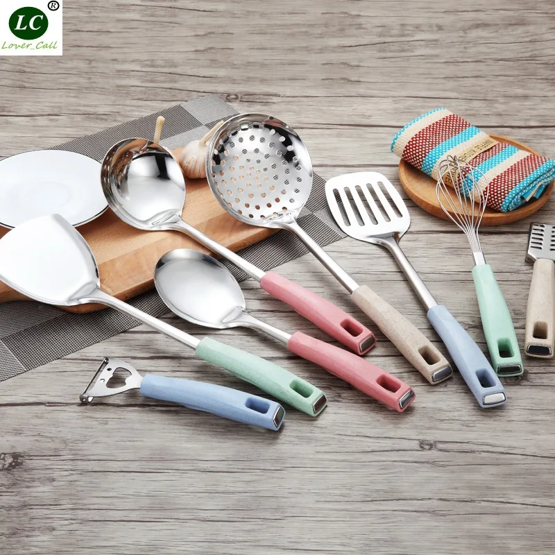 complete kitchenware set