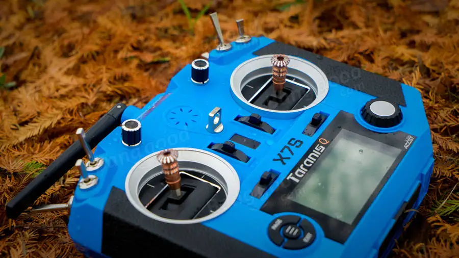 

free to Korea Blue color Frsky 2.4G 16CH ACCST Taranis Q X7S Transmitter