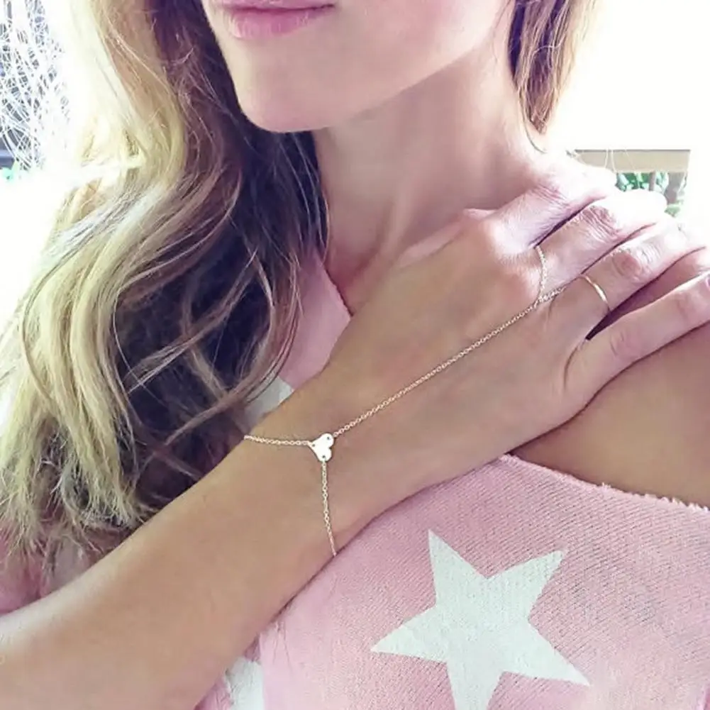 

New Fashion Love Heart Finger Chain Finger Ring Hand Chain for Women Bohemian Style Chain Finger Harness Bangles Drop Shipping