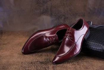 

Wine Red Man Patent Leather Fashion Oxfords Shoes 2018 Lace up Spring Autumn Businessman Office Formal Suits Oxfords Tuxedo Shoe