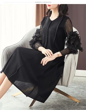 

FREE SHIPPING Miyake three quarter v-neck fold lantern sleeve A-Line dress fashion IN STOCK
