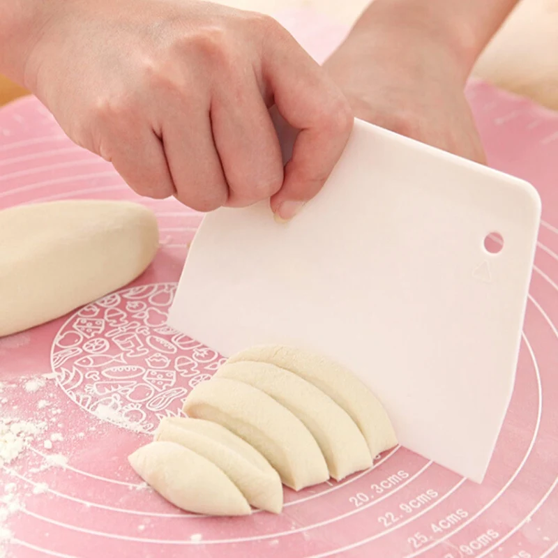

1Pcs Hot Sale Pastry Cutters Trapezoidal Baking Tools Plastic Scraper Scraping Board Butter Plastic Scraping Board Dough Cutting