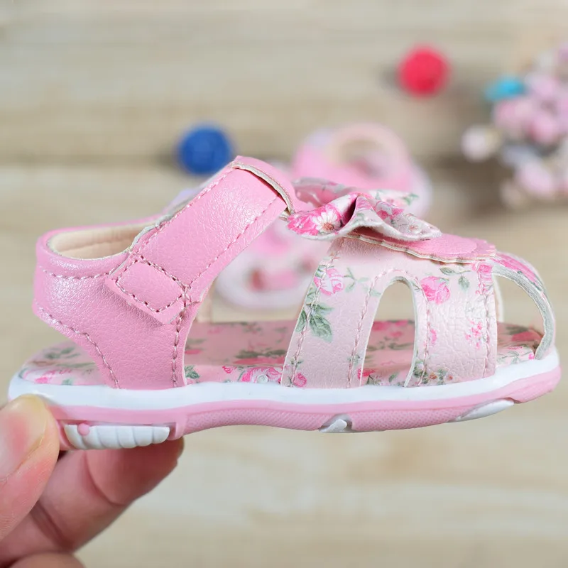 Детские сандалии для новорожденных девочек Летняя детская обувь в цветочек противоскользящие с закрытым носком кожаные модные детские сандалии для девочек