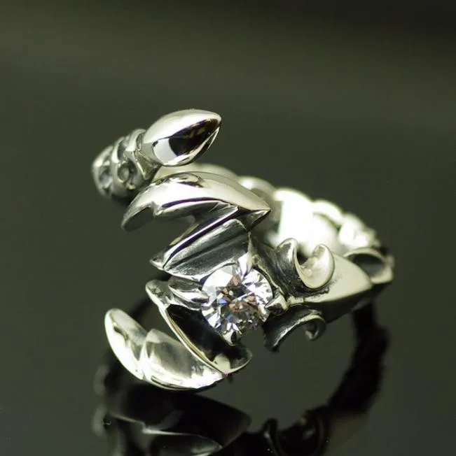 

Silver white Zircon scorpion scorpion can adjust the size of the ring