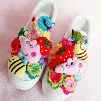 

New Korean version of the cute hand-made thick-soled Lok Fu shoes cute pig three-dimensional flower flat shoes.