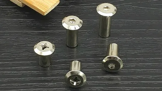 

Furniture accessories M6 nickel plated oblique flat head furniture with six corners to lock nut combination butt screw knocking