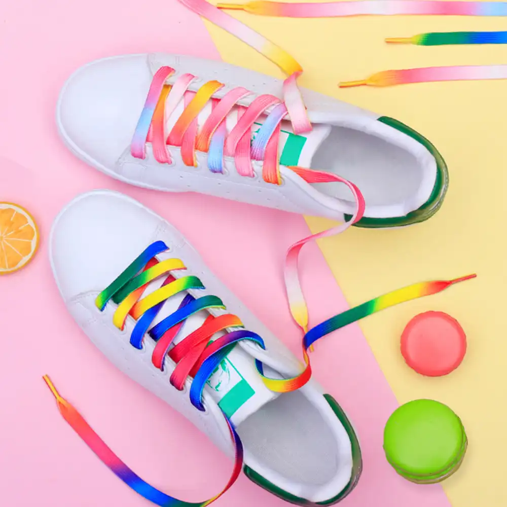 lacets de couleur baskets