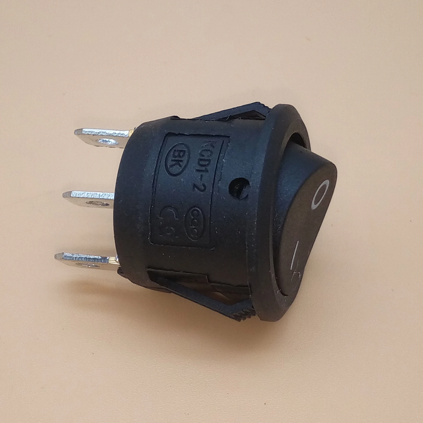 10 шт мини круглый черный 3 Pin SPDT ВКЛ ВЫКЛ переключатель оснастки KCD1 2 перфорации
