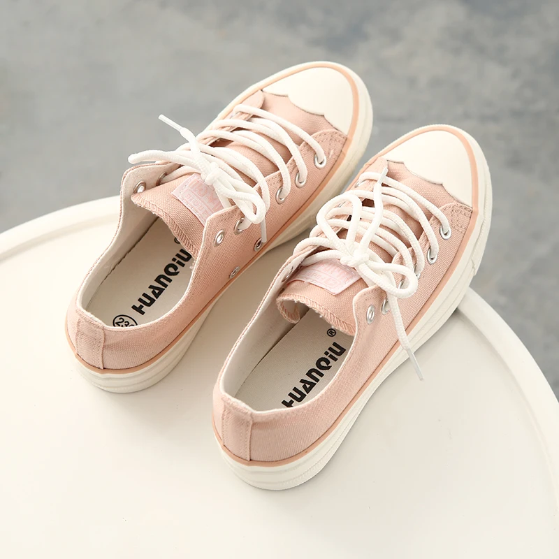 

Women Sneakers Solid Color Lace Up Sweet Style All Match Flat Heel Female Canvas Shoes Vulcanized Casual Shoes 2018 New 35-39