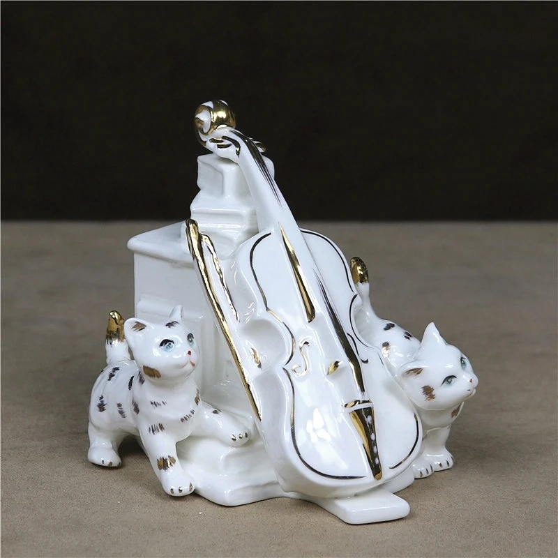 Винтажная фарфоровая скрипка фигурка кошки ручной работы керамика котенок