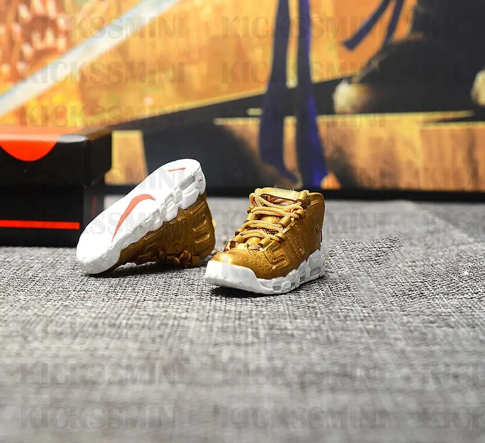 Дропшиппинг Air Force 1 золотой брелок с кроссовком 1/6 масштаб 3D мини-кроссовки JORDAN Брелок В Форме куклы аксессуар - Цвет: a pair(naked shoe)
