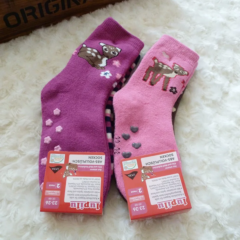 socks with anti skid bottom