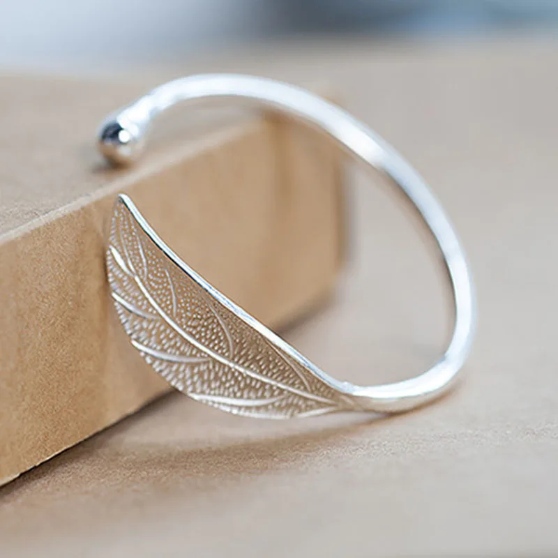 

DXJEL Trendy Fashion Open Leaf Cuff Bracelet Bangles for Women Simple Plant Bracelet Femme Boho Jewelry Birthday Gift Dropship