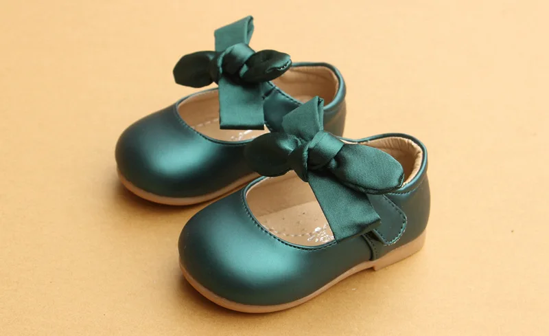 Carrinho de Bebê Recém-nascido da Menina da Criança Sapatos de Bebê Estilo Chinês Arco-nó Sapatos Berço Macio Sole Prewalker Anti-deslizamento 4 Mamãe e Bebê