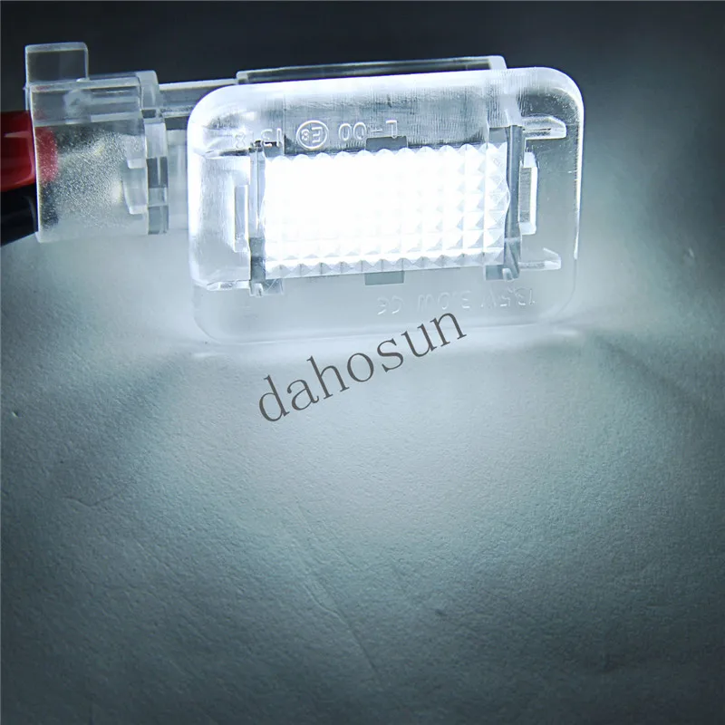 volvo-led-courtesy-light-dhs (9)