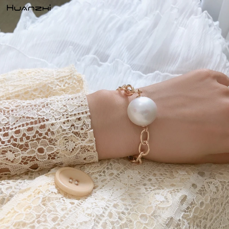 

HUANZHI 2019 New Big Pearl Transparent Skull Pendant Beads Gold Metal Chain Bracelet Jewelry Bangle for Women Girls Party