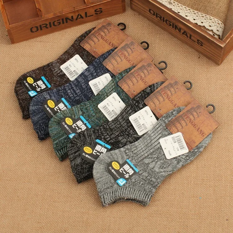 10 pieces = 5 pairs of The new Men bold lines national style socks Pure color summer men socks