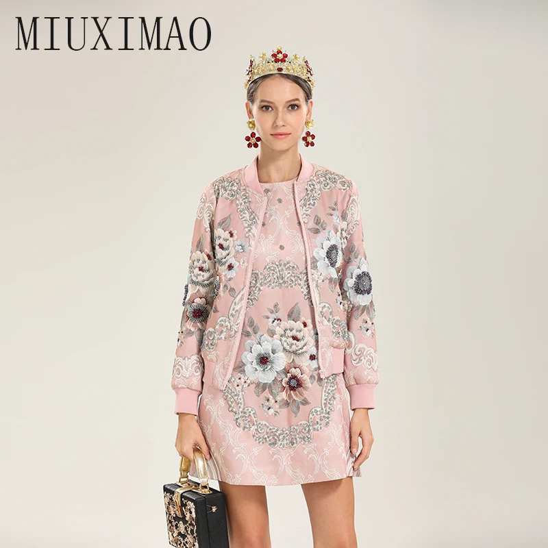

2018 Autumn Latest Fashion And Casual Europe Style V-Neck Full Sleeve Flower Embroidery Print And Beading Blouse Women