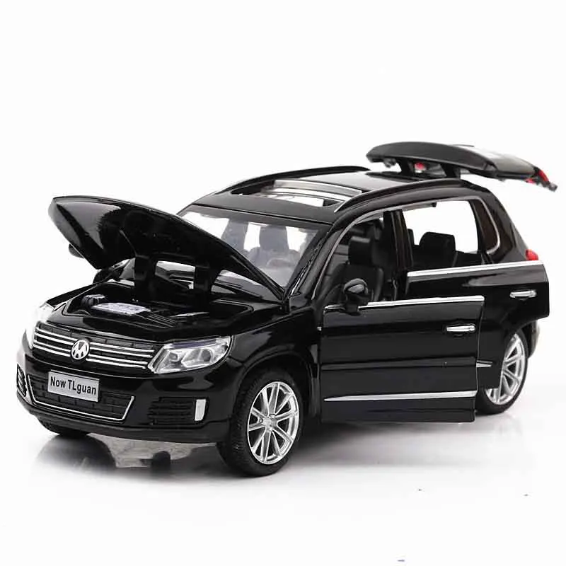 1:32 Tiguan SUV литые под давлением модели игрушечных автомобилей Шесть Дверей открывающийся музыкальный мигающий автомобиль игрушки для детей - Цвет: Черный