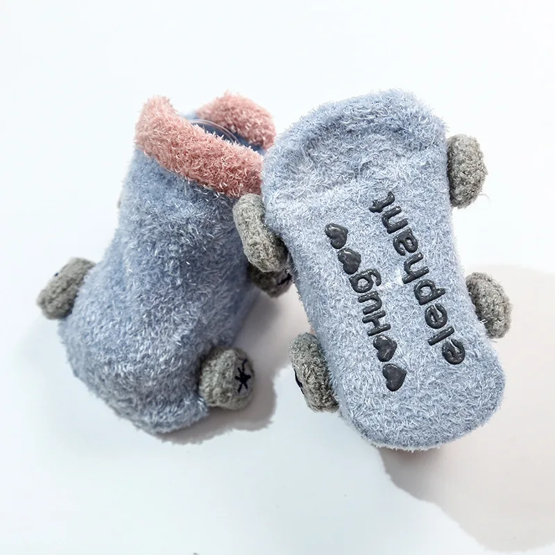 Новинка года; носки для малышей Мягкие Носки с рисунком машинки осенне-зимние нескользящие носки-тапочки для малышей милые короткие носки для мальчиков и девочек От 0 до 2 лет