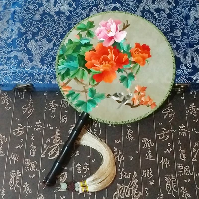 

Handmade 100% Mulberry Silk Finished Suzhou Embroidery round fan double-sided embroidery birds and flowers fan 4