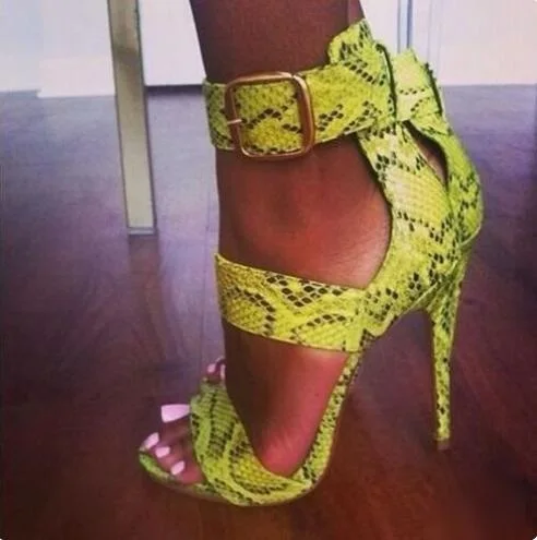 

Sexy Green Snakeskin Print Leather Women Sandals Wide Buckle Strap Cut-out Gladiator Sandals Shoes High Heels Summer Shoes