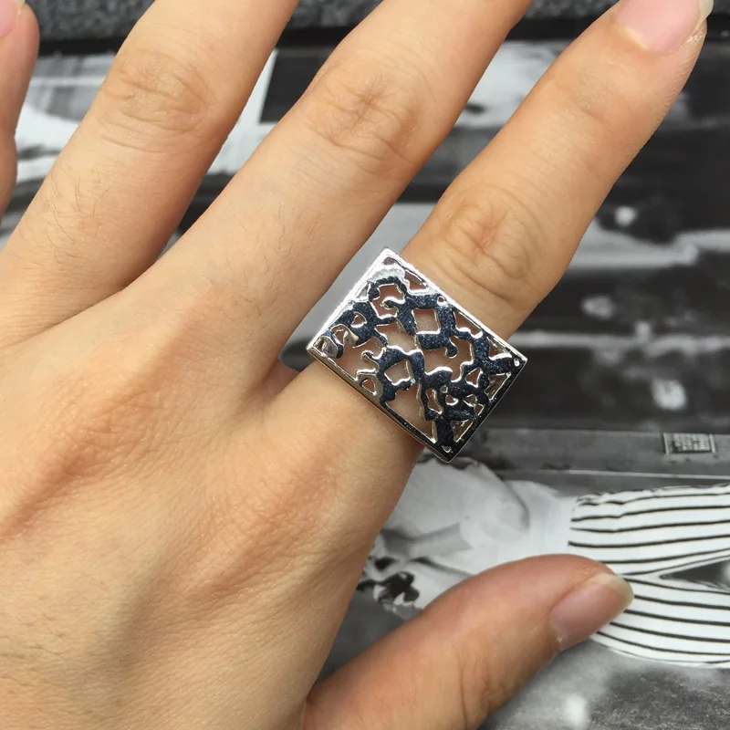 square finger ring
