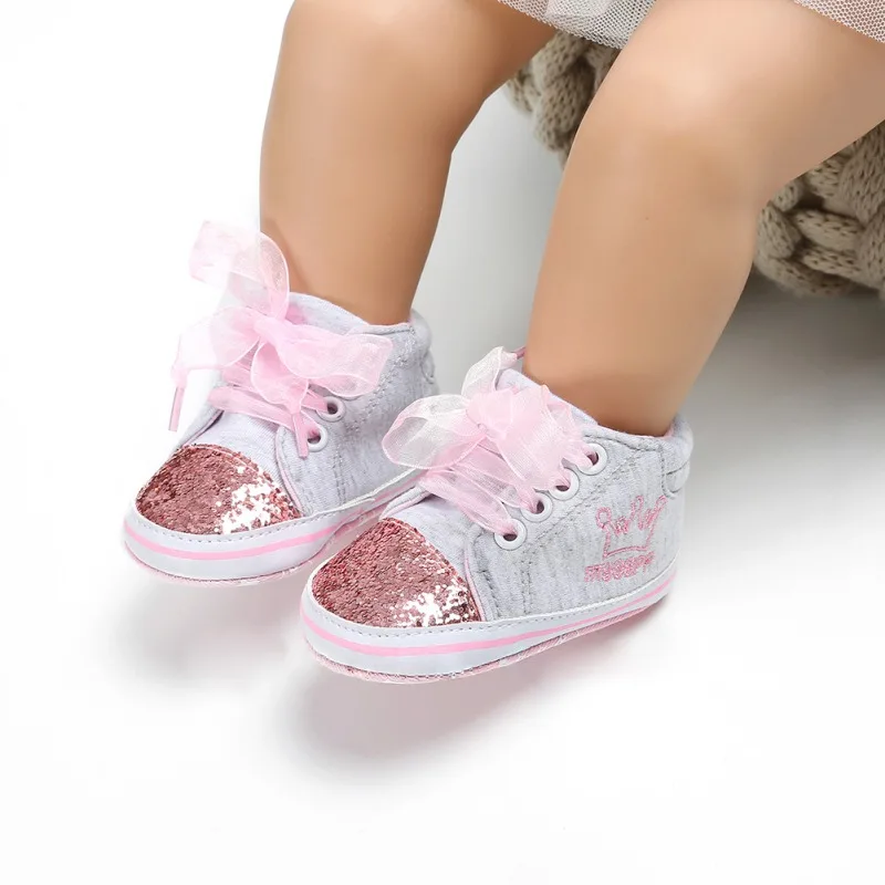 Одежда для новорожденных младенцев и детей ясельного возраста, для тех, кто только начинает ходить, детская обувь детская кроватка Bebe женская обувь на плоской подошве с принтом; обувь