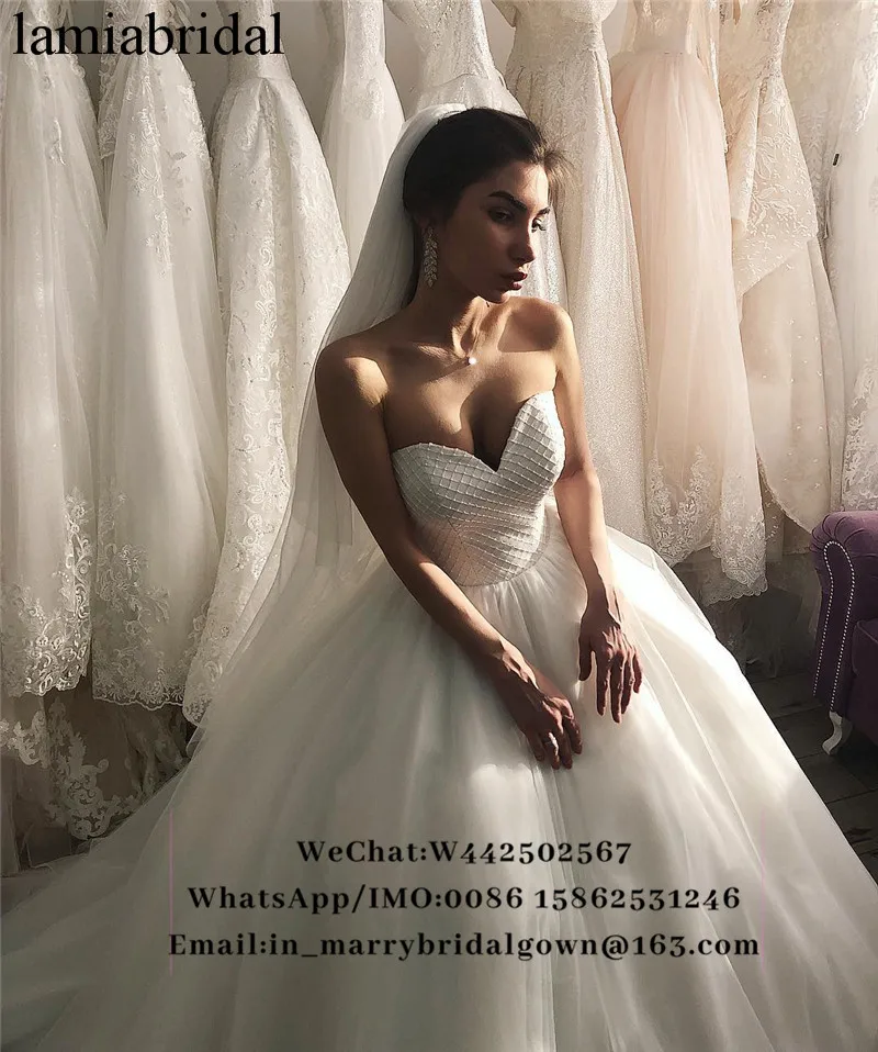 loveis_wedding_53109694_294770407858954_3743135569610938194_n_