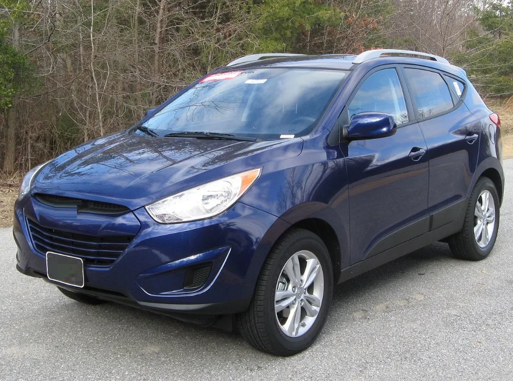 1280px-2010_Hyundai_Tucson_GLS_1_--_01-06-2010