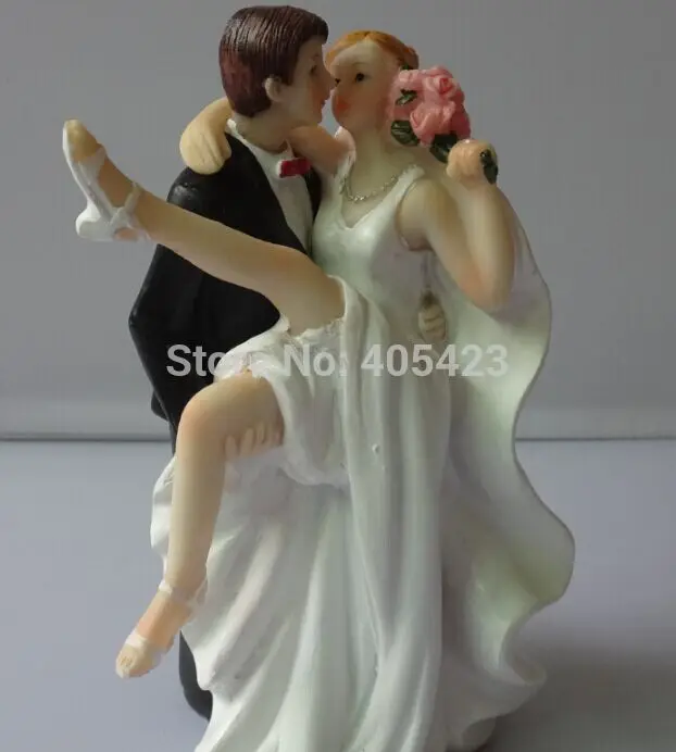 

1pcs wedding craft gift bride and groom resin figurines cake topper doll