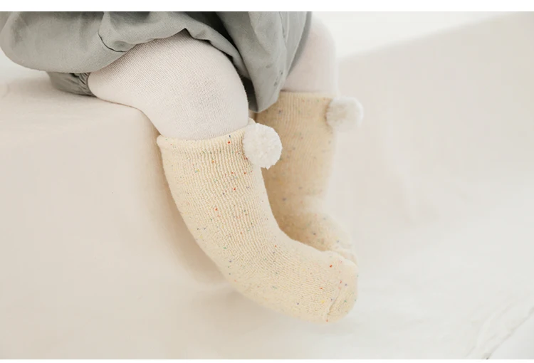 1 Pair Baby Socks For Unisex Cute Cartoon Cotton Thickened Kids Fur Ball Socks Knee Girl Boy Baby Toddler Socks infant Soft Cotton socks 0-5 Y (1)